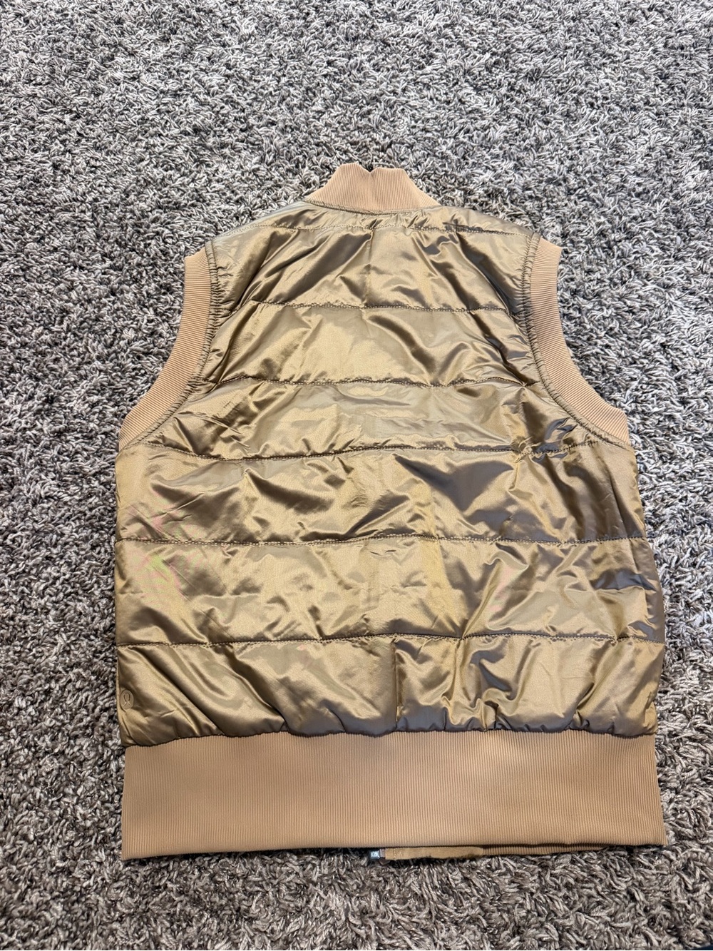 lululemon athletica Shiny Taupe Quilted Sleeveless reversible vest - Picture 3 of 7
